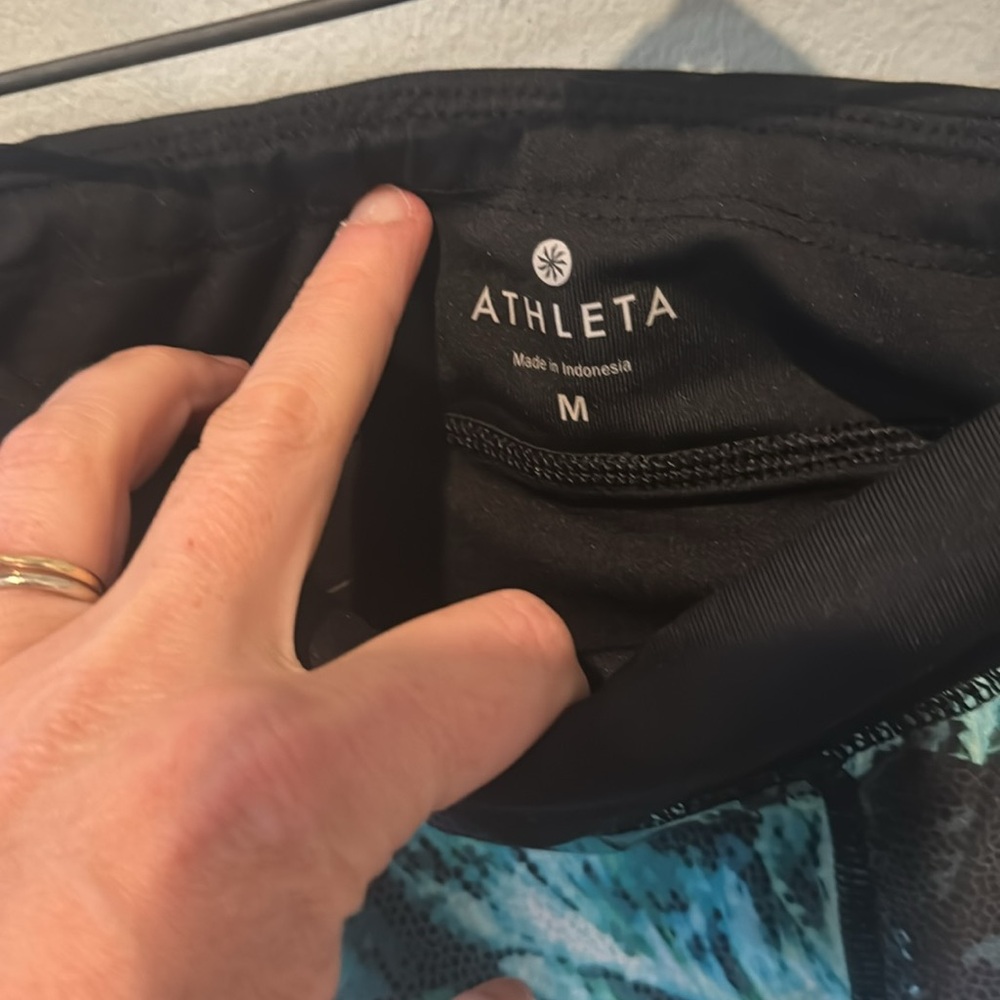 Athleta Running Shorts Size Medium - Picture 2 of 5